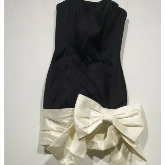 HOUSE OF CB 'Golda' Black Satin Dress - Picture 4 of 9